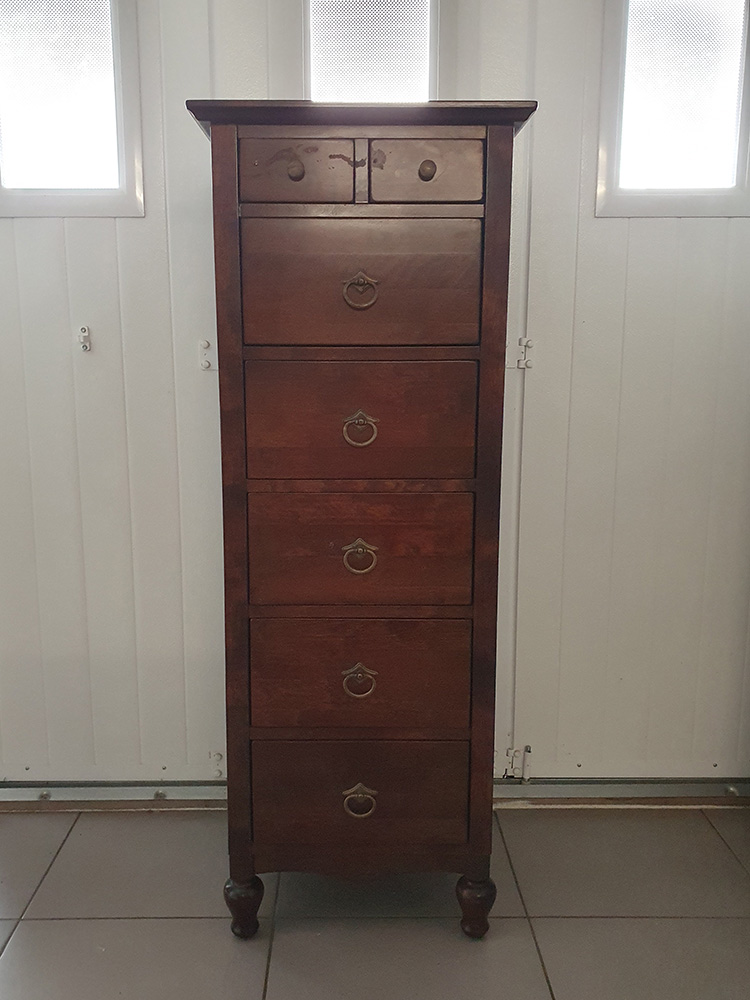 chiffonnier vintage en bois avant son relooking