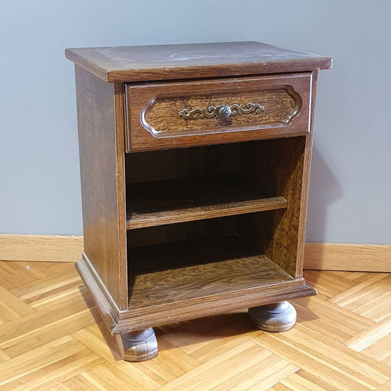 table de chevet en bois d'origine