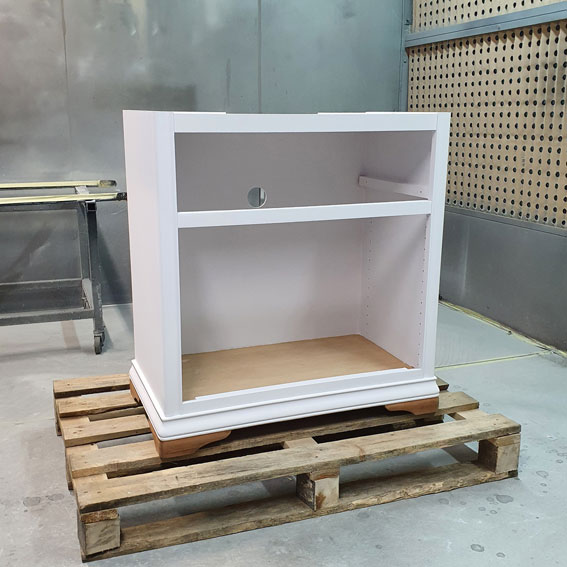 Meuble télé peint en blanc