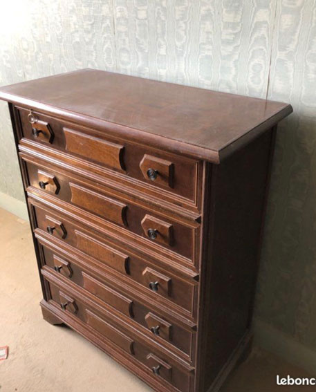 avant le relooking de la commode 5 tiroirs