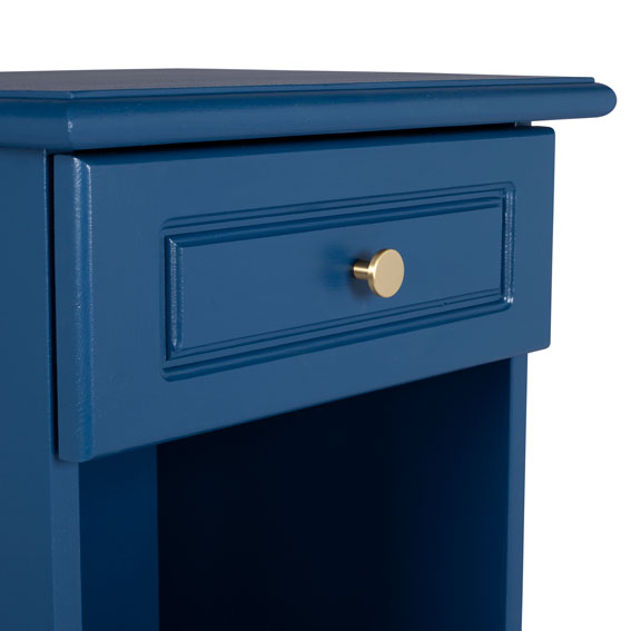 détail bouton tiroir de la table de chevet avec tiroir bleu relookée