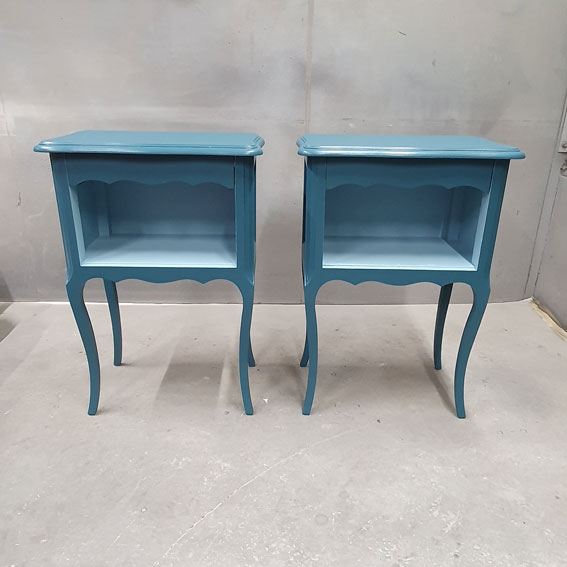 Une paire de chevet relookée