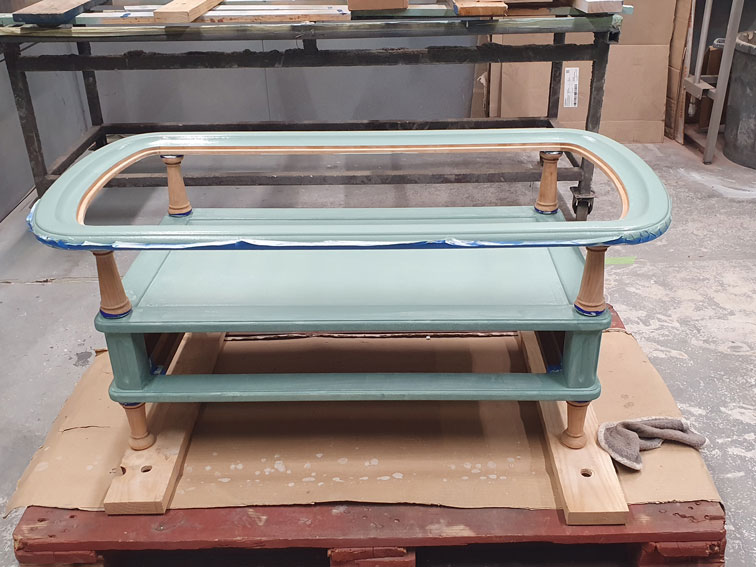 table basse plateau verre avec la peinture Agave