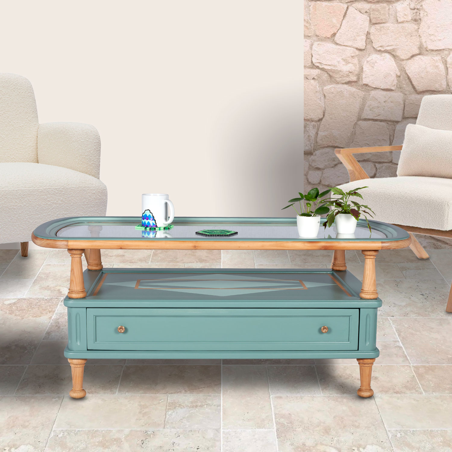 table basse avec plateau en verre dans une pièce