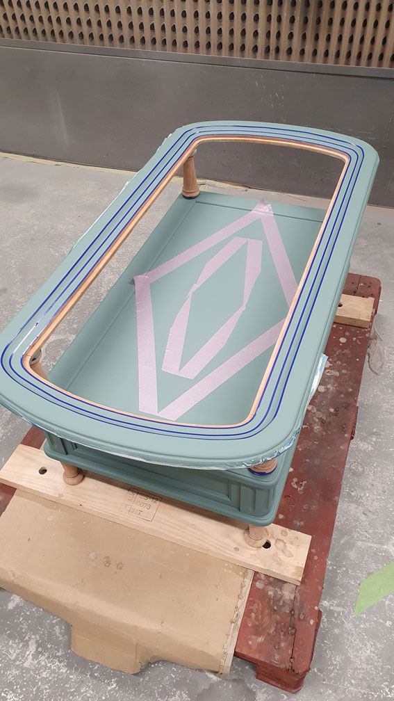 création du motif sur la table basse