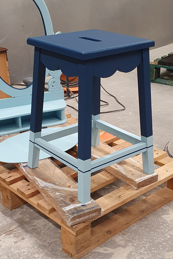 tabouret peint