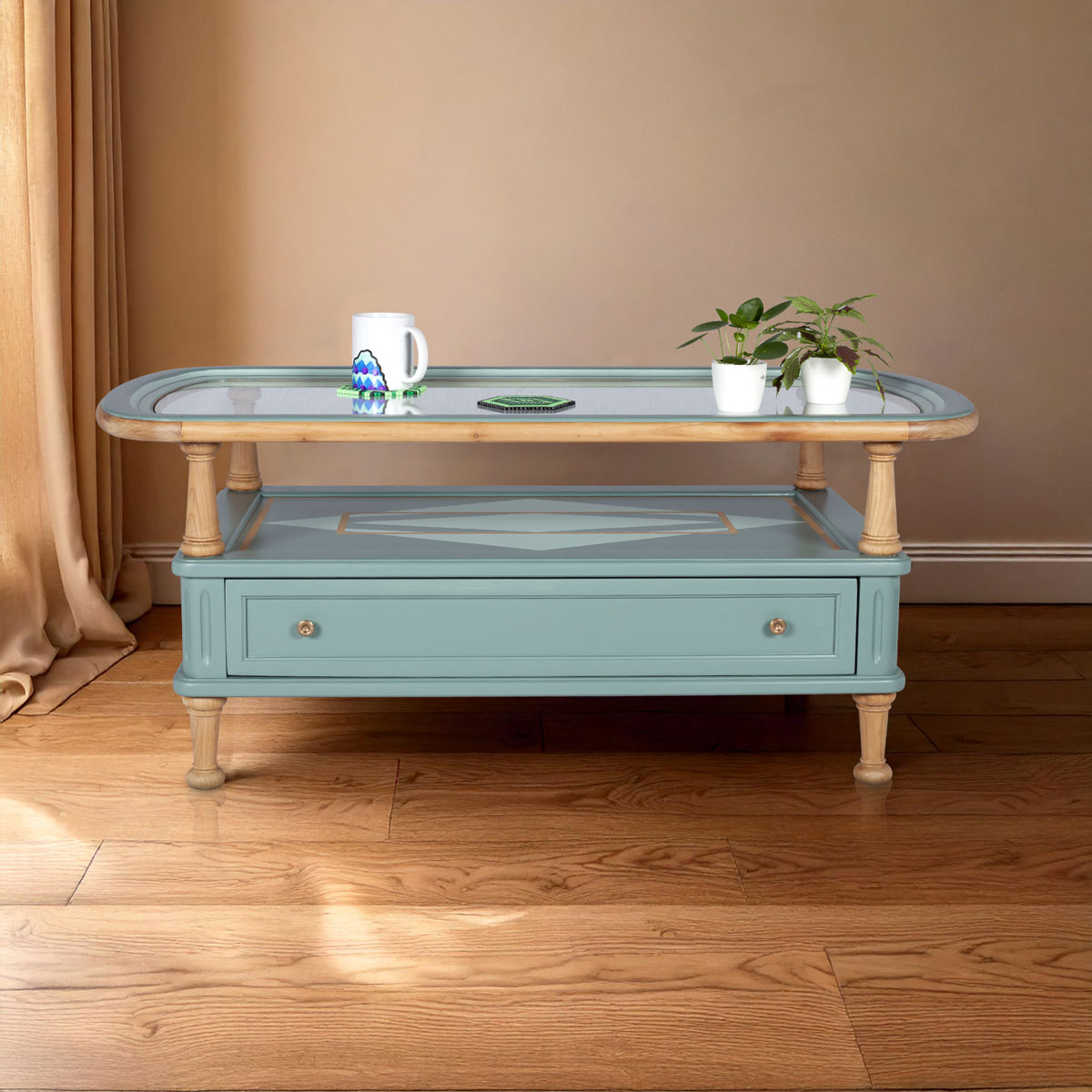 table basse en bois et vert relookée et son plateau en verre