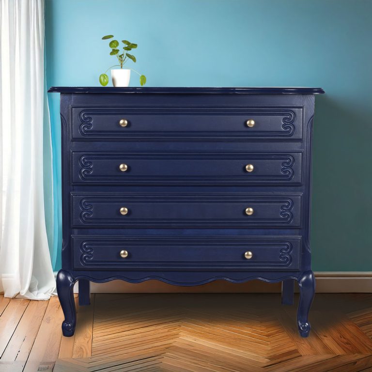commode 4 tiroirs relookée bleu nuit marine