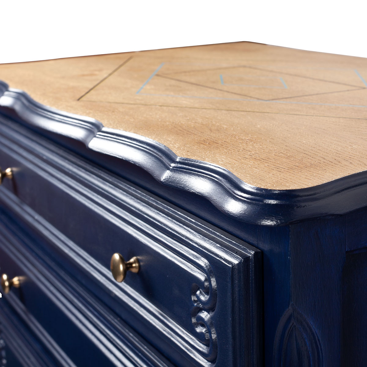 contour du plateau de la commode relookée