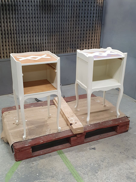tables de chevet peintent