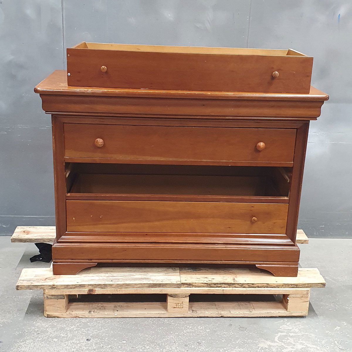 commode en merisier avant son relooking
