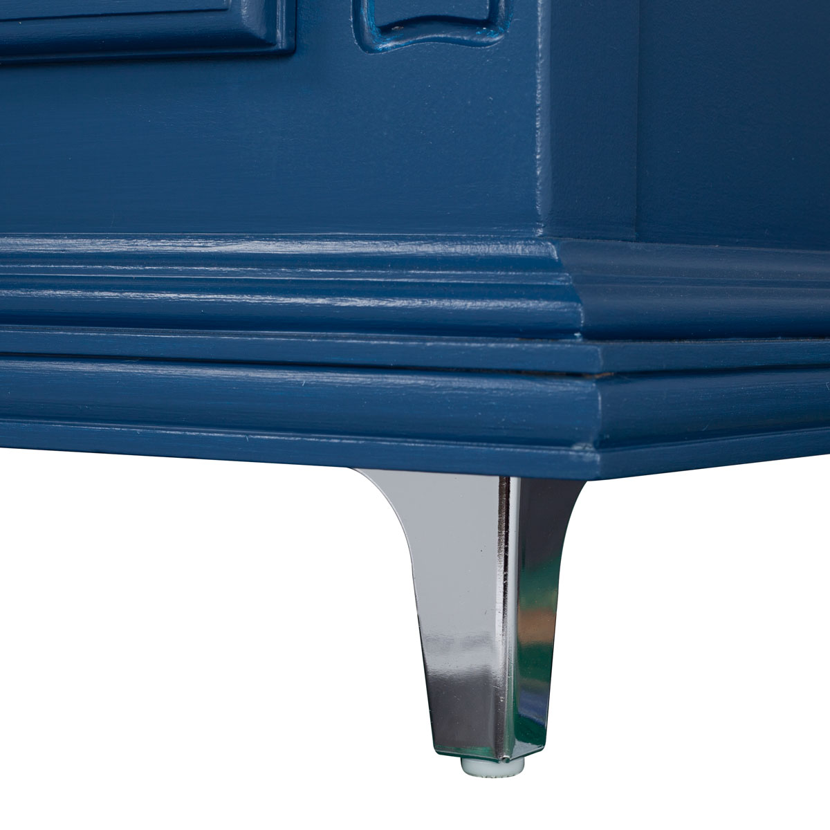pied de la commode bleu relookée