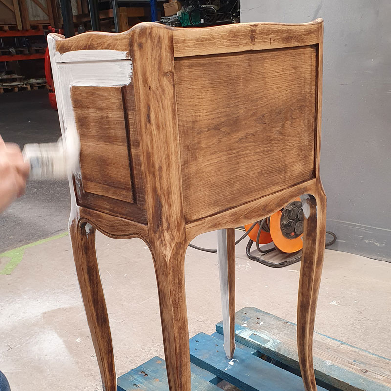 Application de la sous-couche sur la table