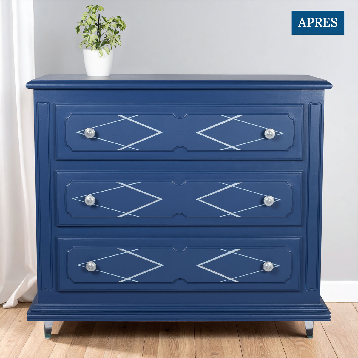 commode relookée en bleu