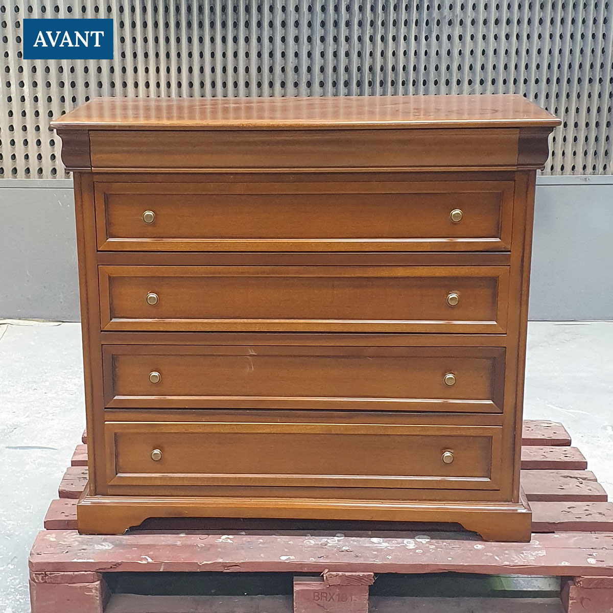 commode bois dans son état avant sa transformation