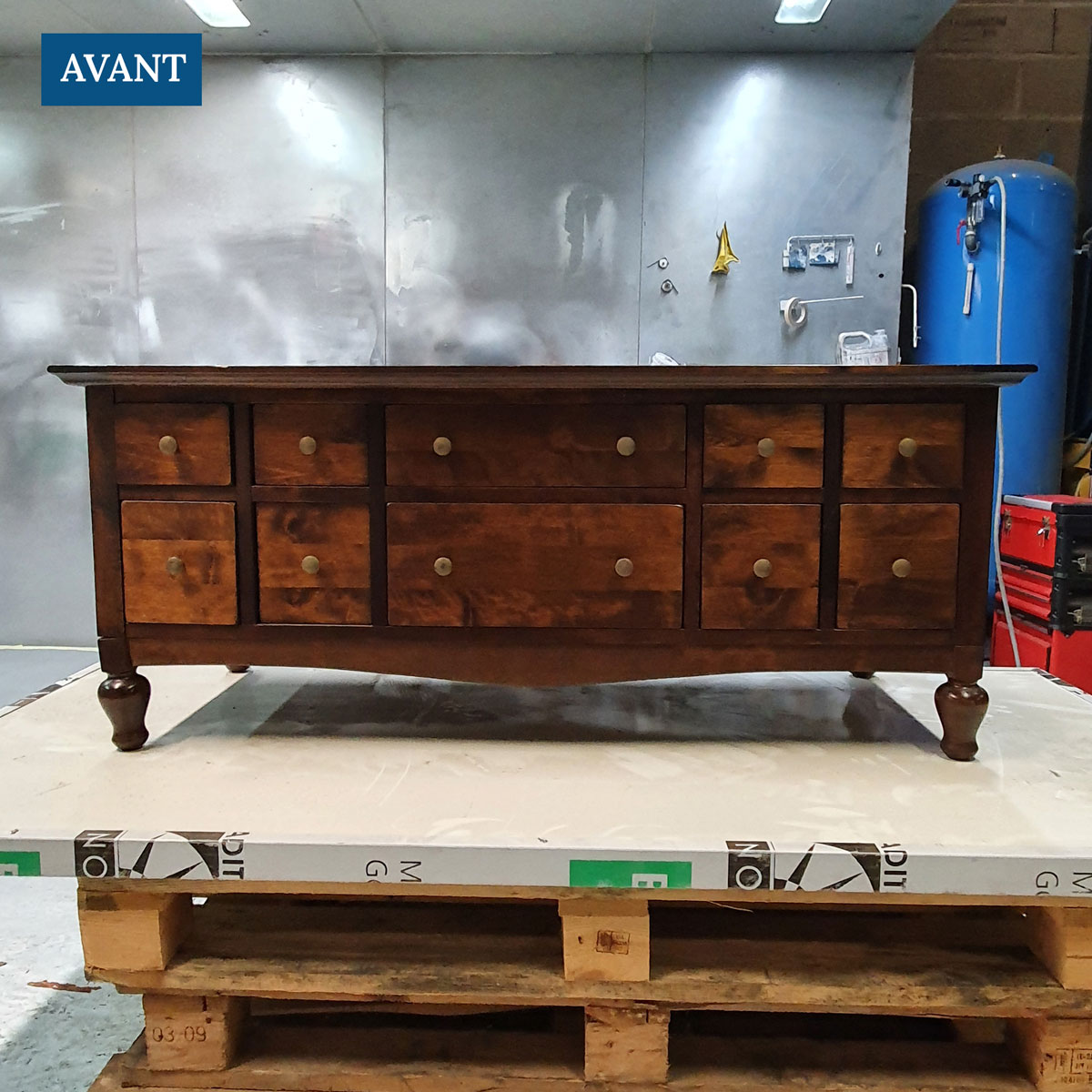 table basse en bois avant